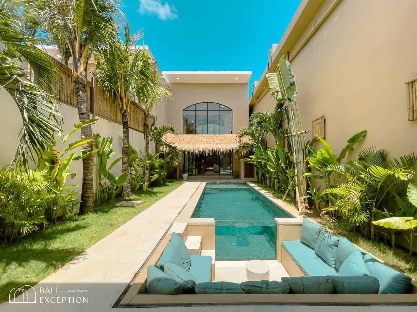 MODERN TROPICAL 3 BEDROOM VILLA FOR SALE LEASEHOLD IN BALANGAN BALI BE-2005