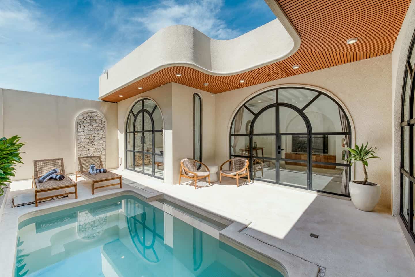 PRIME LOCATION 2 BEDROOM VILLA FOR SALE LEASEHOLD IN CANGGU BE-1962