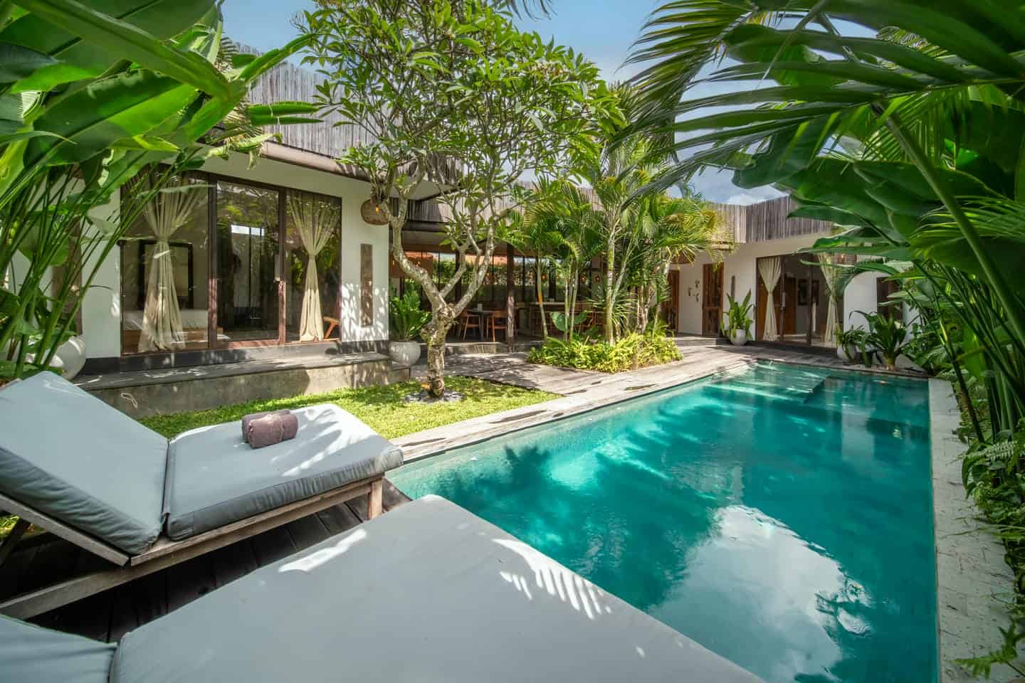 PRIME LOCATION 3 BEDROOM VILLA FOR SALE LEASEHOLD IN UMALAS BE-1991