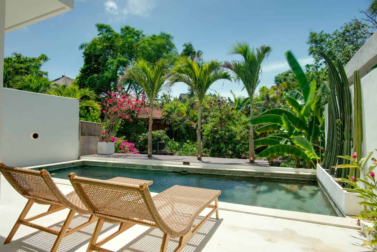 OCEAN VIEW 2 BEDROOM VILLA FOR SALE LEASEHOLD IN SESEH BE-2019