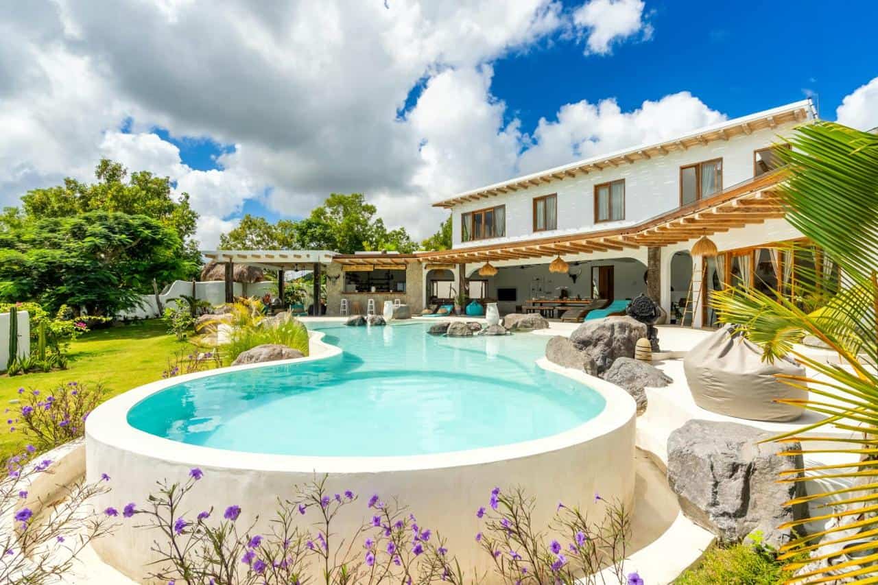 Modern Tropical 4 Bedroom Villa for Sale Leasehold in Bingin Be-2202