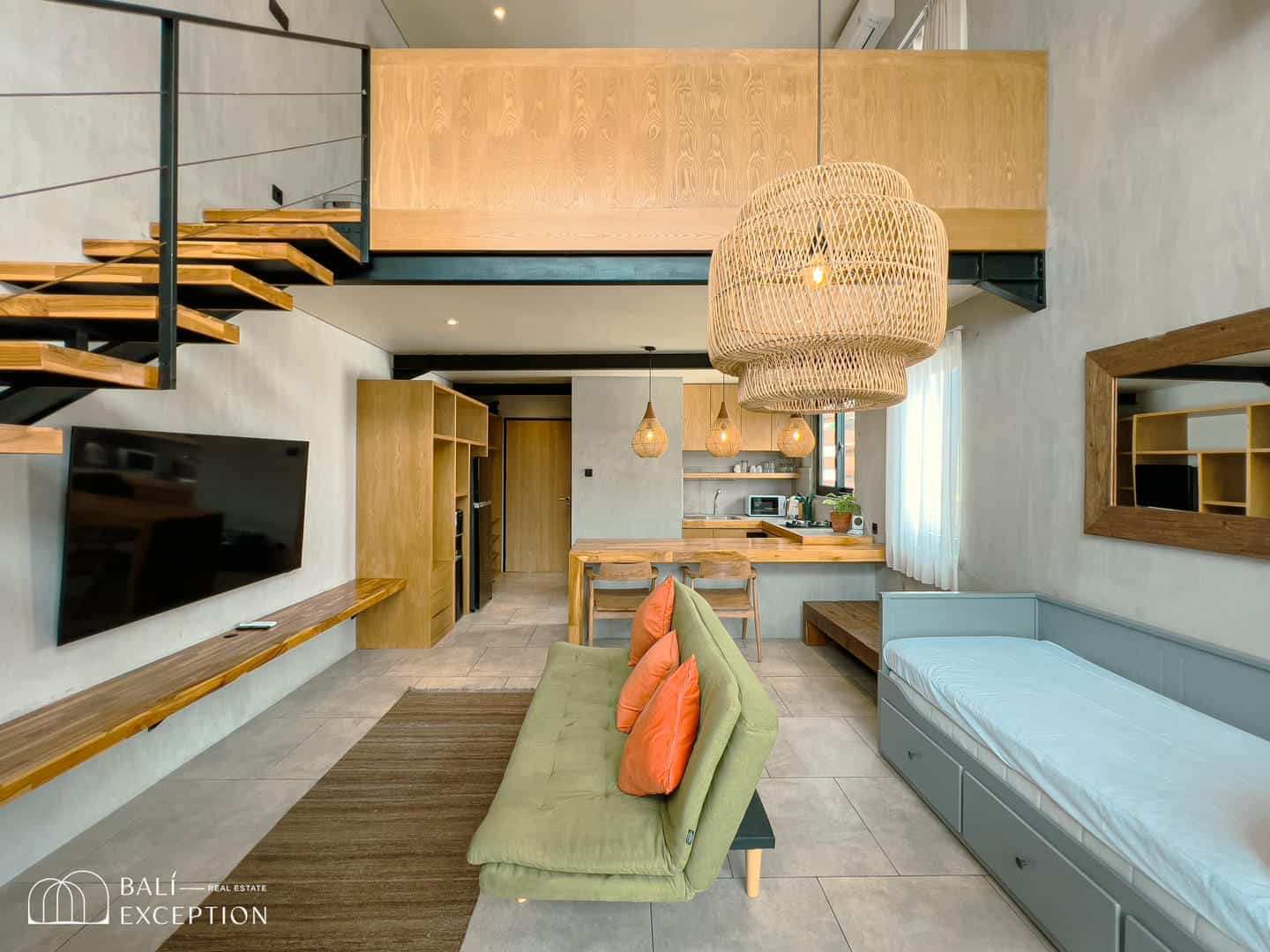 INDUSTRIAL 1 BEDROOM APARTMENT FOR SALE LEASEHOLD IN UMALAS BE-2236