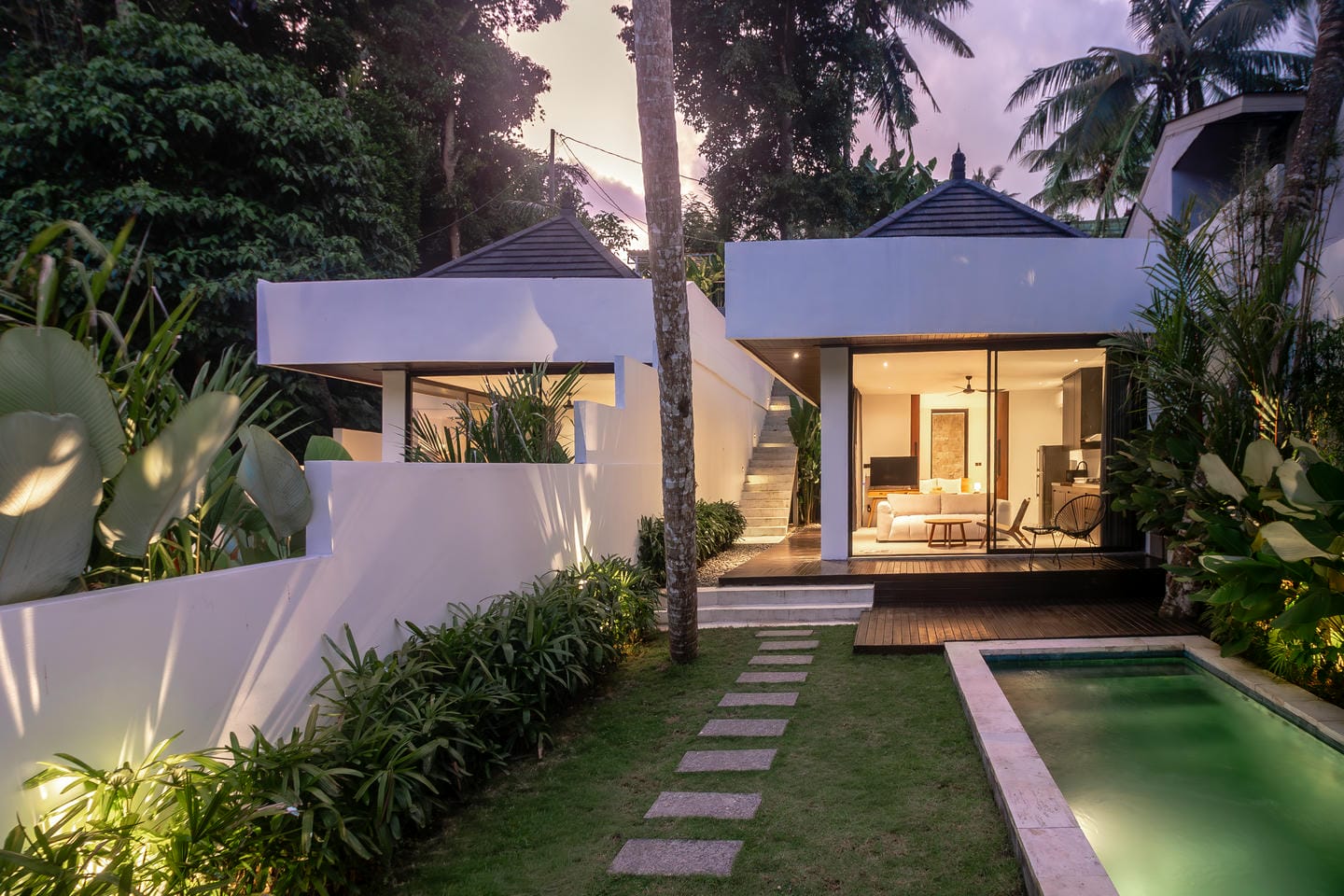 RIVER FRONT 1 BEDROOM VILLA FOR SALE LEASEHOLD IN UBUD BE-2301