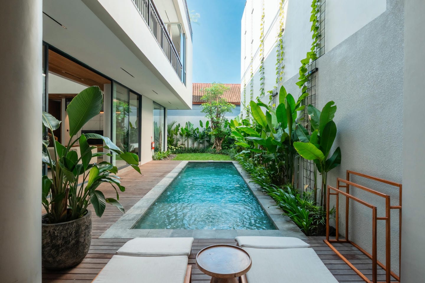 STYLISH MODERN 3 BEDROOM VILLA FOR SALE LEASEHOLD IN TUMBAK BAYUH BE-2372