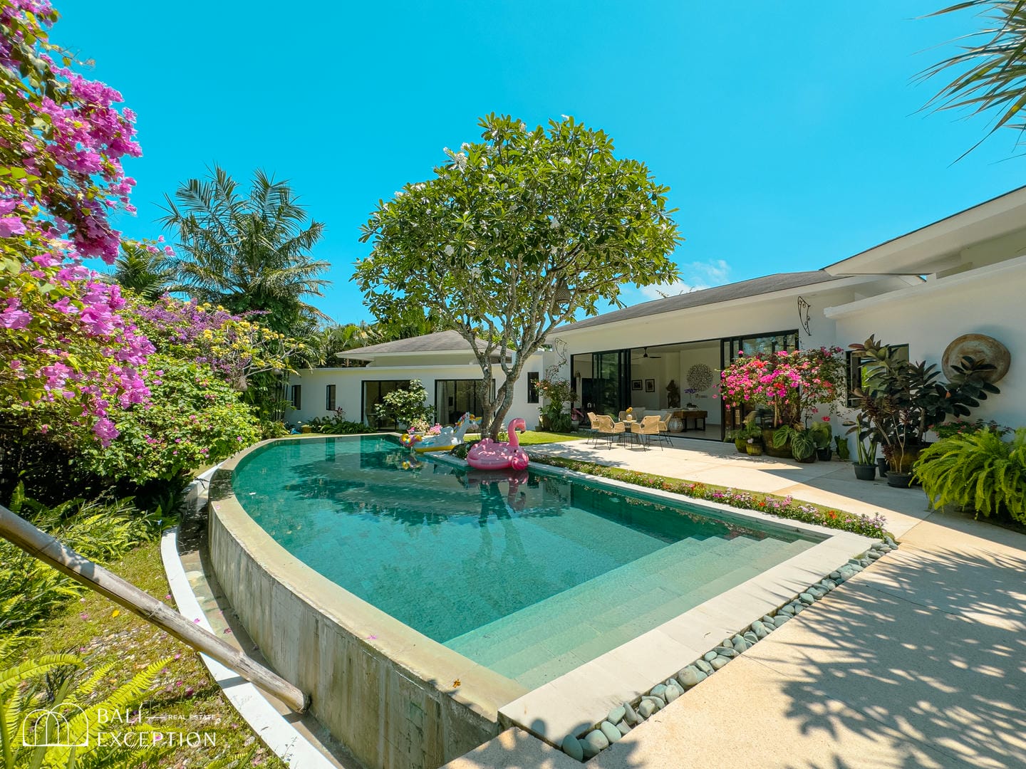 MODERN TROPICAL 3 BEDROOM VILLA FOR SALE LEASEHOLD IN UMALAS BE-2464