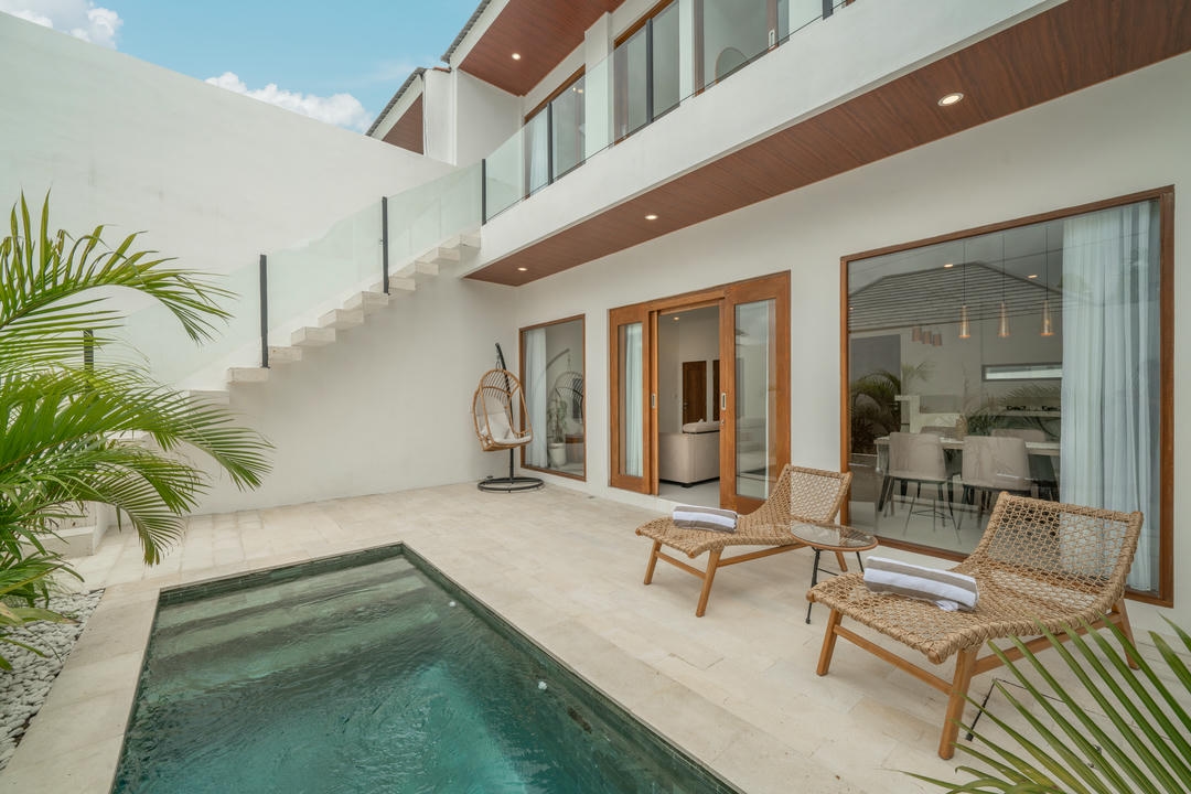 TROPICAL 2 BEDROOM VILLA FOR SALE LEASEHOLD IN UMALAS BE-2467