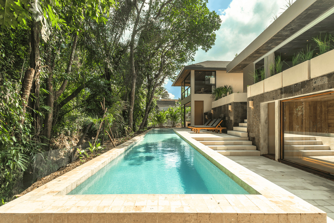 READY NOW 6 BEDROOM VILLA FOR SALE LEASEHOLD IN PERERENAN BE-2506