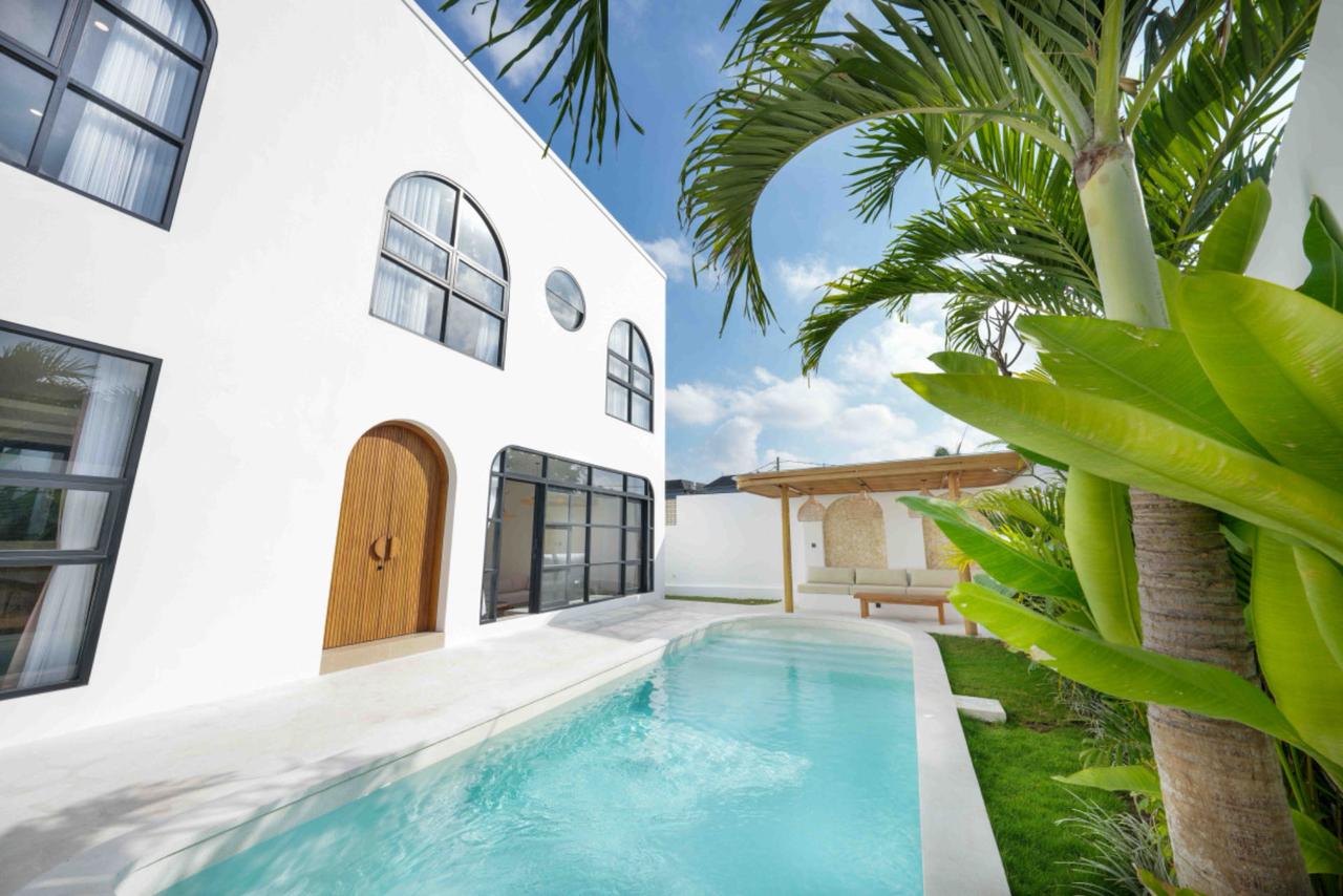 READY NOW 3 BEDROOM VILLA FOR SALE LEASEHOLD IN UMALAS BE-2648