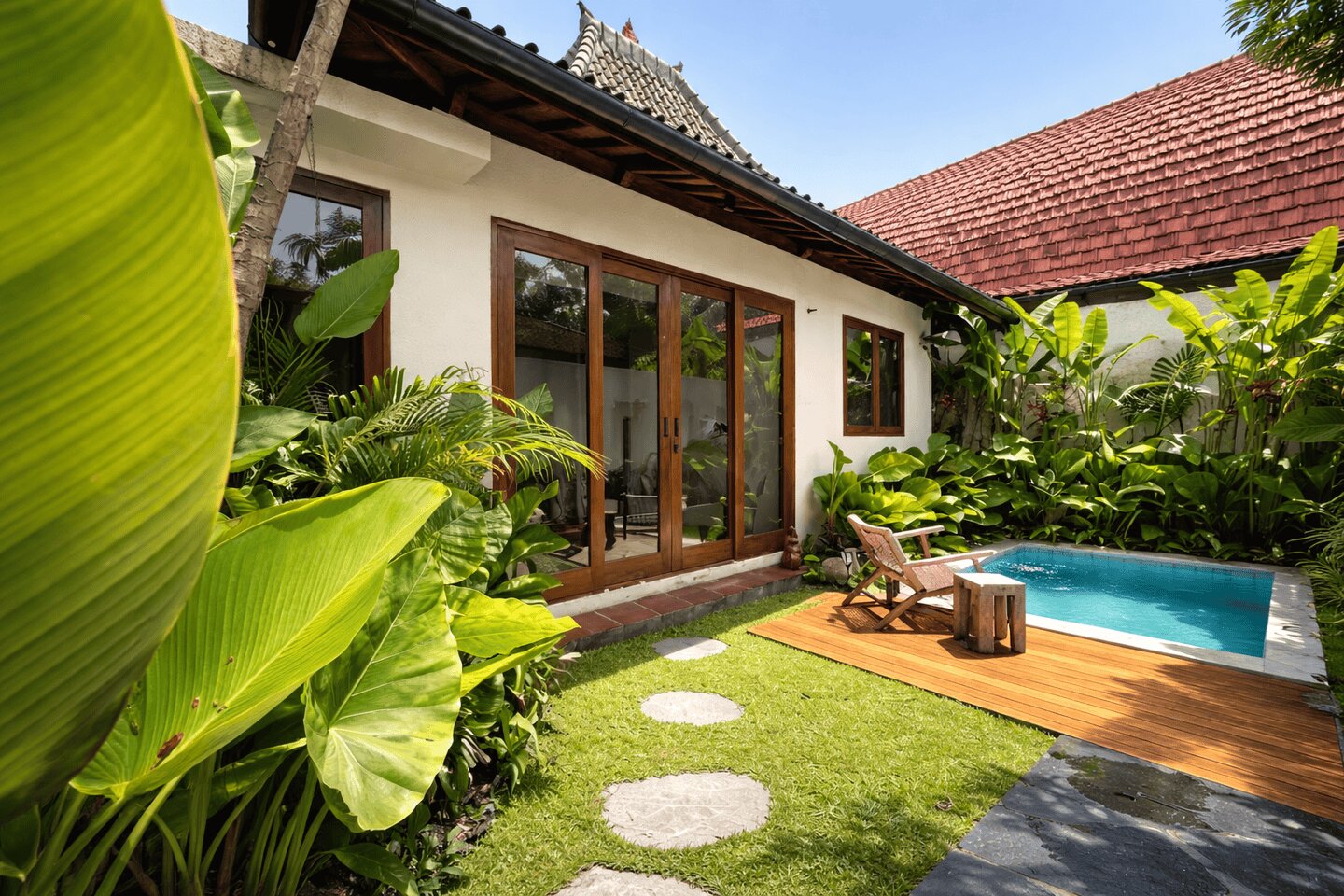 READY NOW 1 BEDROOM AUTHENTIC VILLA FOR SALE LEASEHOLD IN PECATU BE-2915
