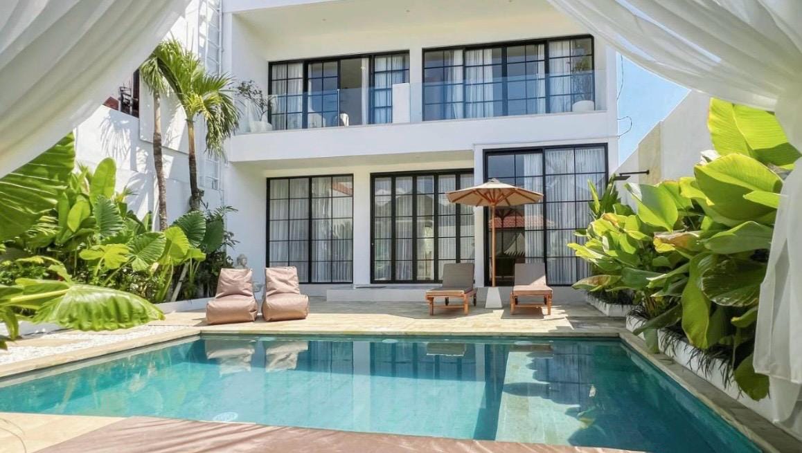 READY NOW 3 BEDROOM VILLA FOR SALE LEASEHOLD IN BERAWA BE-2975