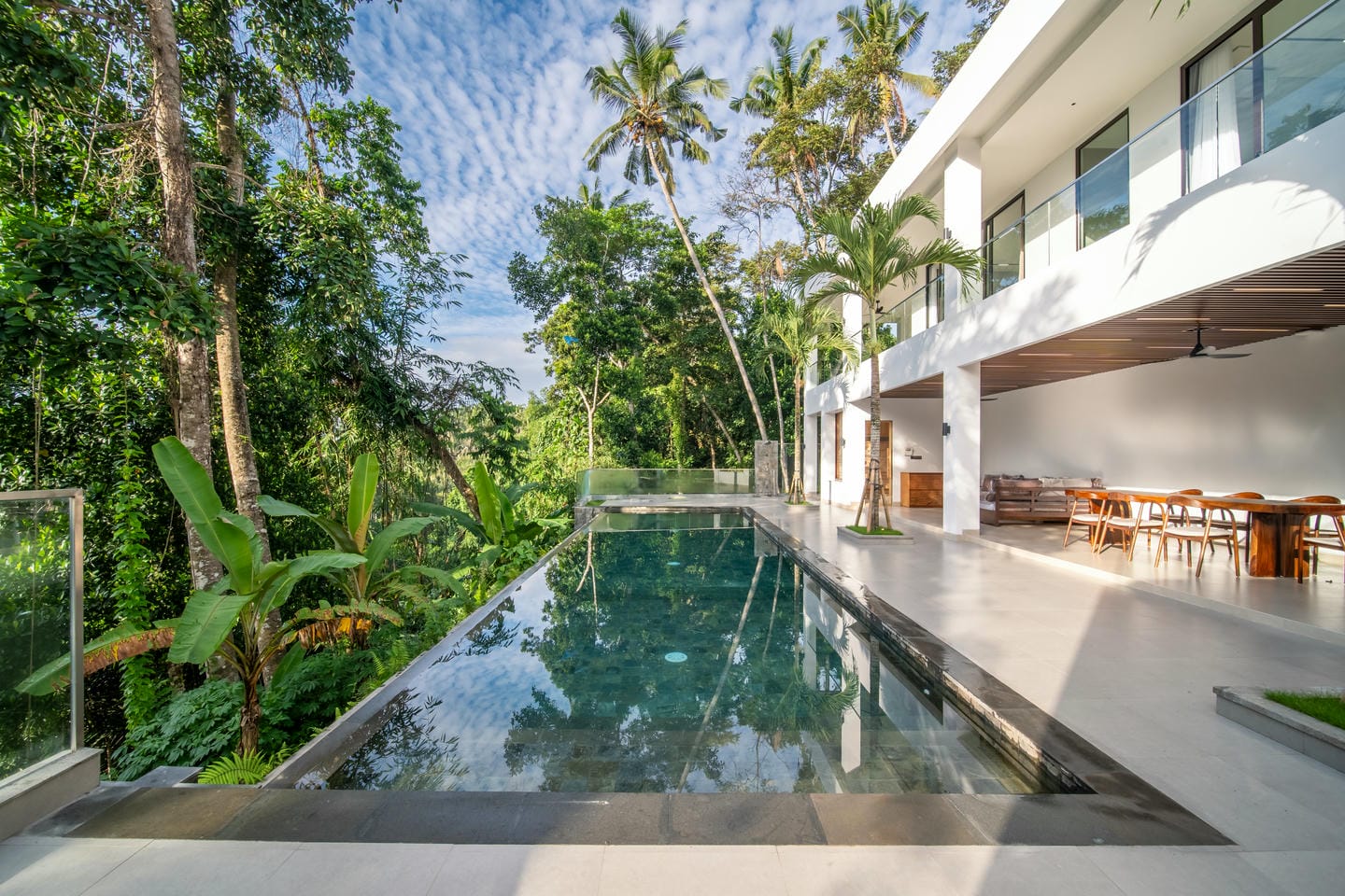 READY NOW LUXURY 4 BEDROOM VILLA FOR SALE LEASEHOLD IN UBUD BE-2965