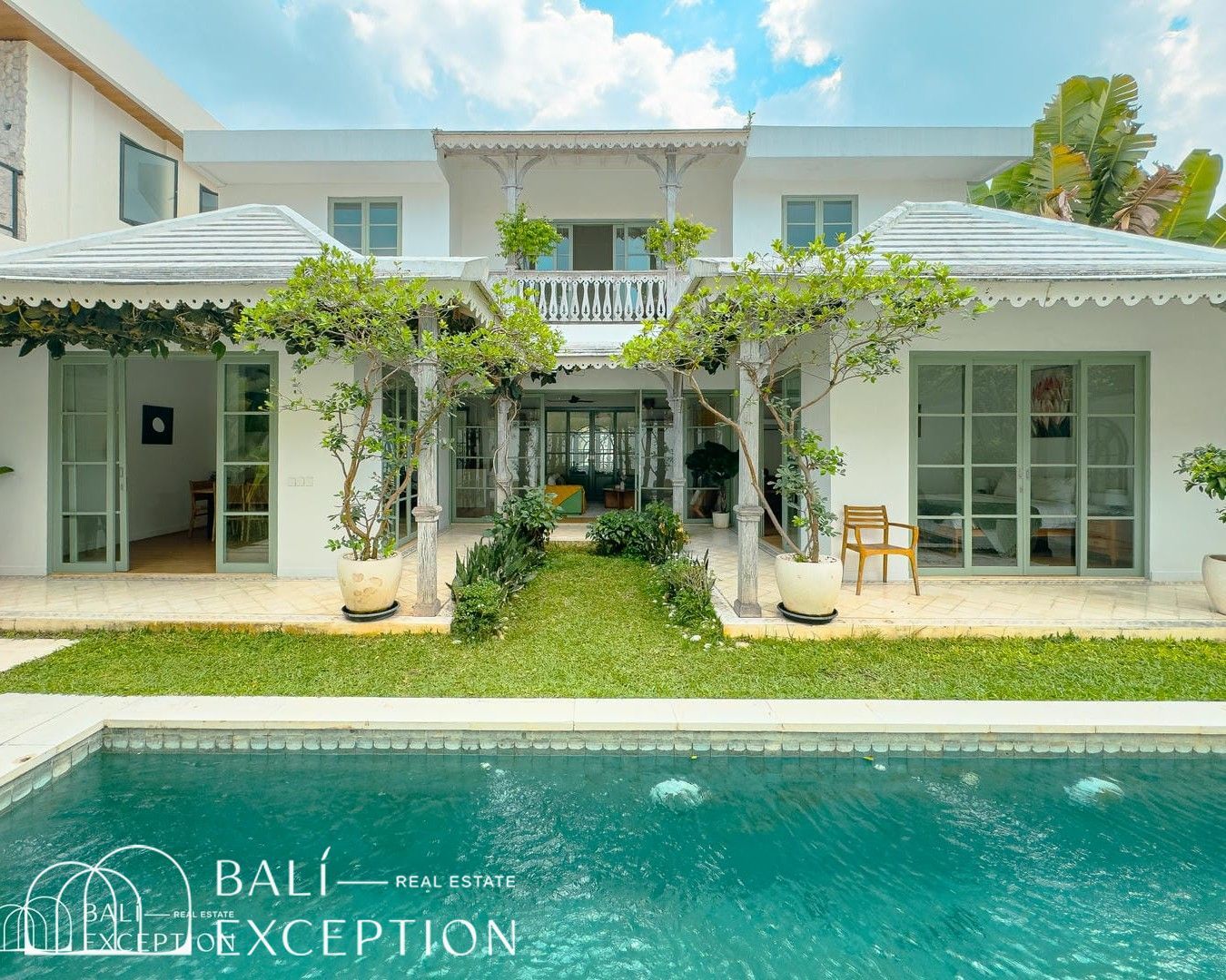 Tropical Colonial 3 Bedroom Villa for Sale Leasehold in Berawa Be-3012