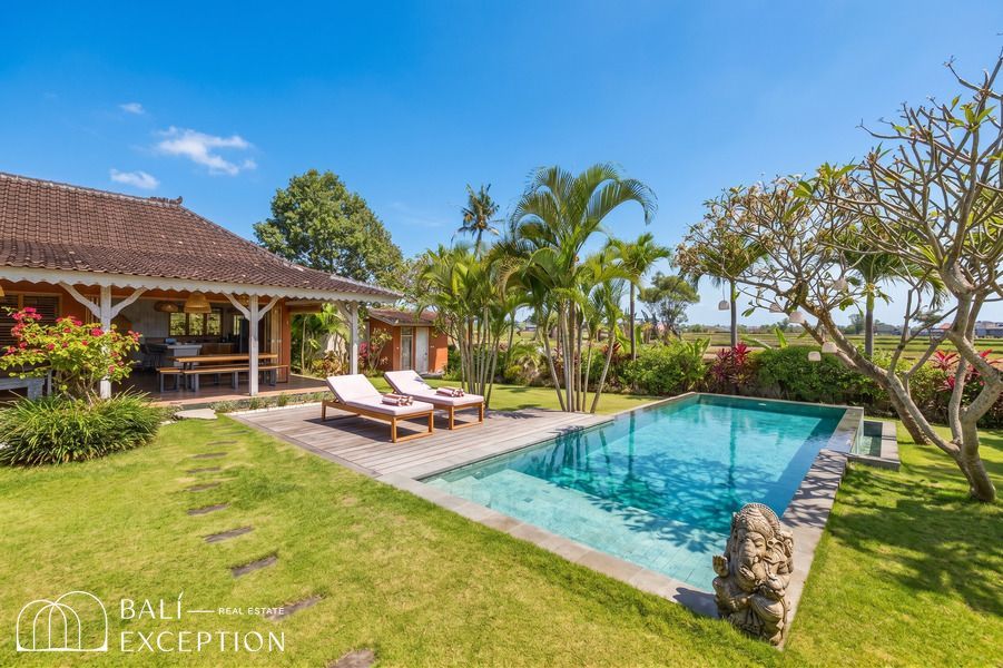 AESTHETIC 4 BEDROOM VILLA FOR SALE LEASEHOLD IN CANGGU BE-3085