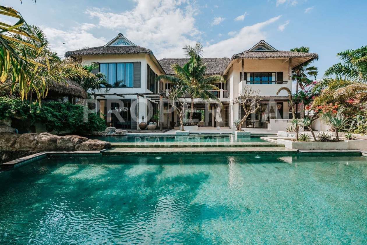 EPIC MANSION IN SESEH