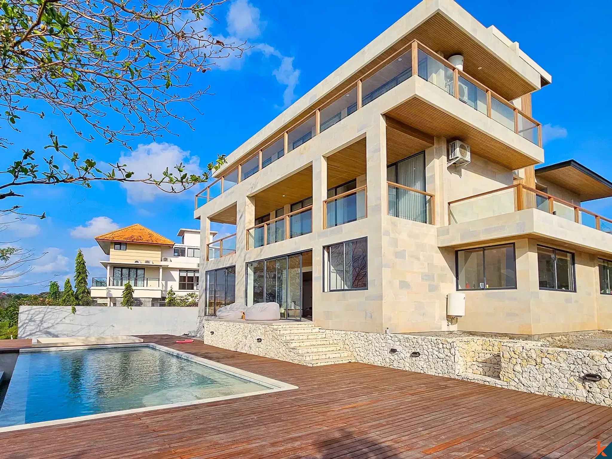 Prime Golf-Front Freehold Villa – 4 Bedrooms of Luxury Living in Balangan