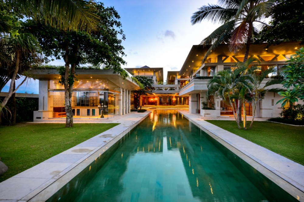 Stunning beachfront villa for sale in Tanah Lot