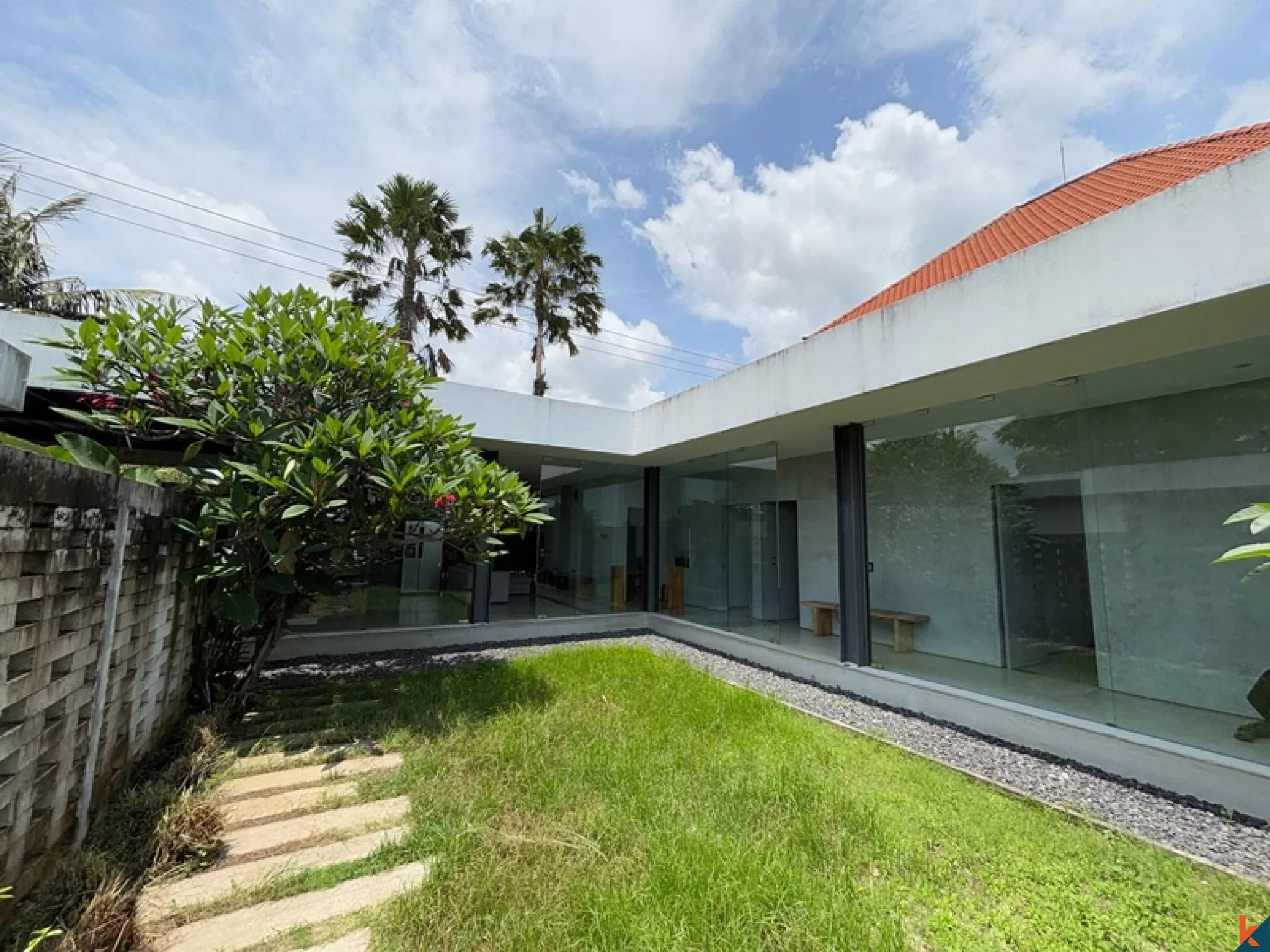 Charming 4-Bedroom Villa Near Saba Beach