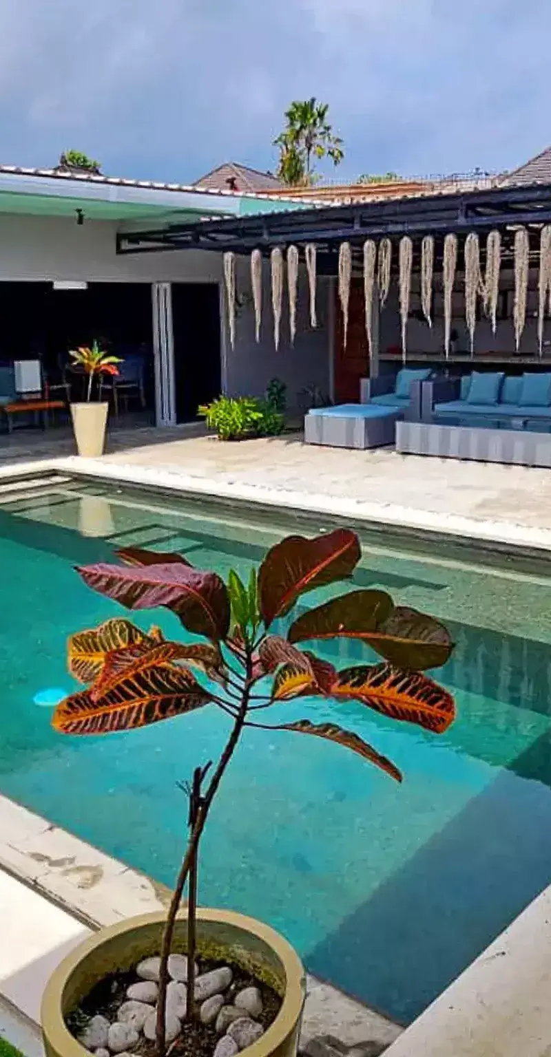 Modern and Industrial Leasehold Villa in Pecatu