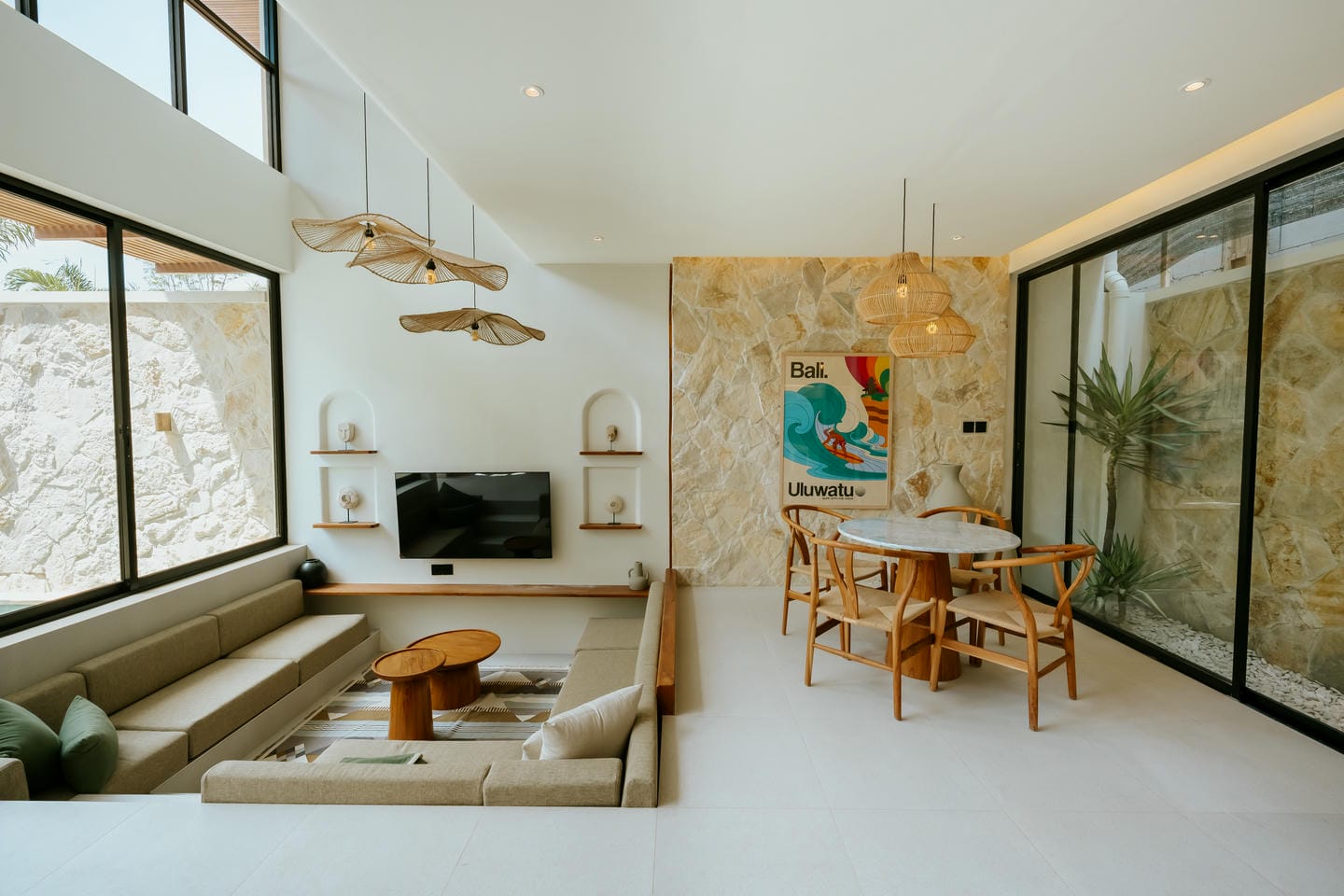 TROPICAL DESIGN 2 BEDROOM VILLA FOR SALE LEASEHOLD IN ULUWATU BE-1264