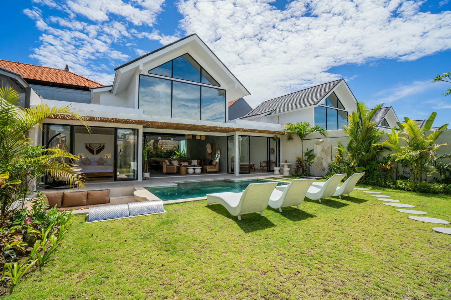 OFFPLAN 2/3/4 BEDROOM VILLA FOR SALE LEASEHOLD IN SEMER BE-2032