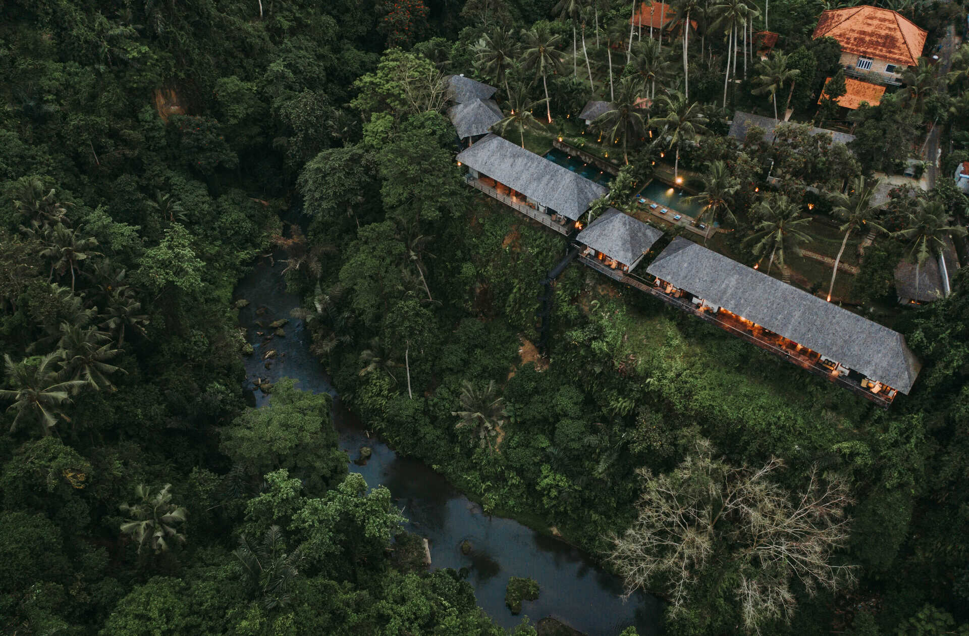 JUNGLE AND RIVER VIEW 9 BEDROOM VILLA FOR SALE LEASEHOLD IN UBUD BE-1003