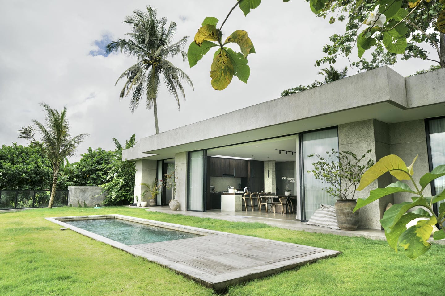 READY NOW 4 BEDROOM VILLA FOR SALE LEASEHOLD IN KABA KABA BE-2643