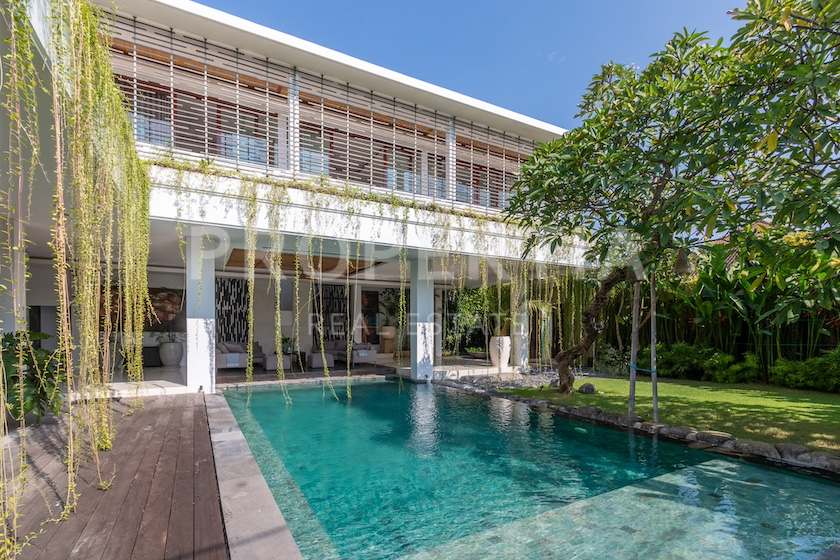 AMAZING SPACIOUS VILLA IN THE HEART OF UMALAS