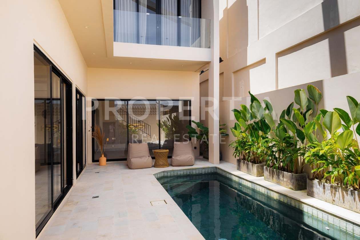 Stunning Minimalist Tropical Villa in Babakan