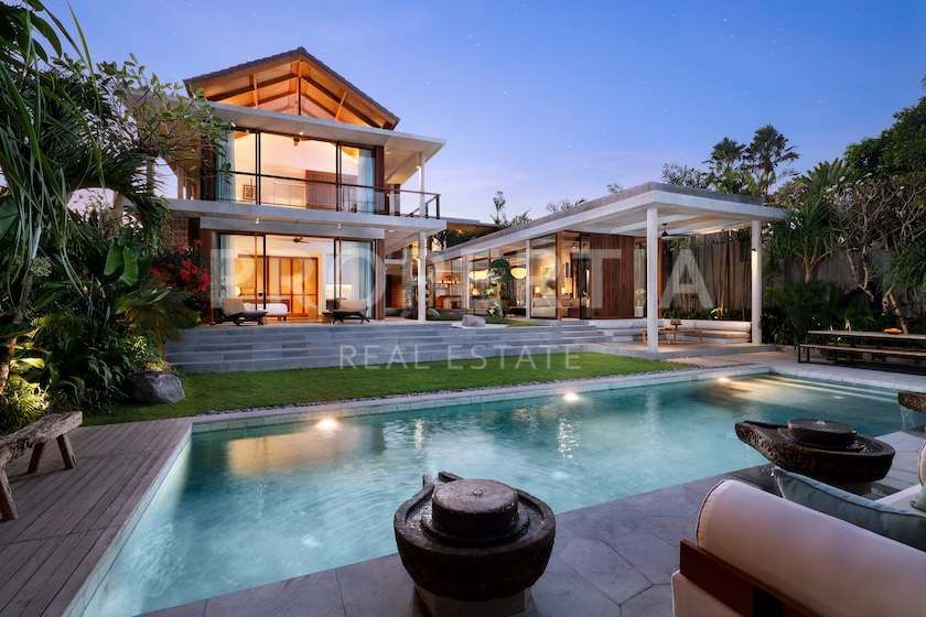 PREMIUM TROPICAL VILLA IN PERERENAN