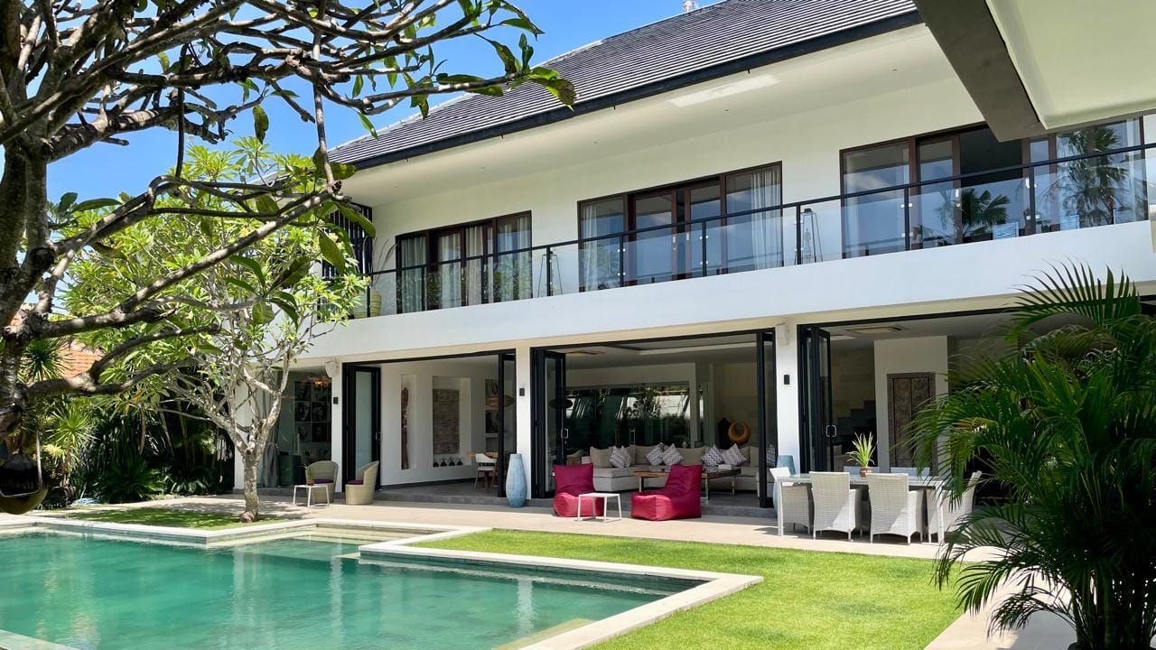 READY NOW 3+2 BEDROOM VILLA FOR SALE LEASEHOLD IN TIBUBENENG BE-2888