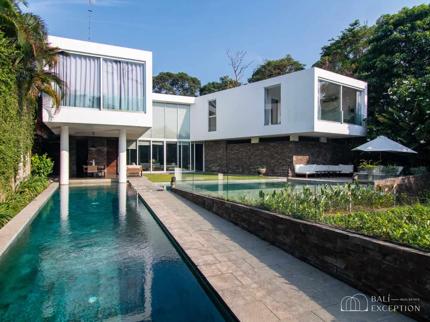 LUXURY MODERN TROPICAL WITH RICEFIELD VIEW 4 BEDROOM VILLA FOR SALE FREEHOLD IN PERERENAN BE-1462