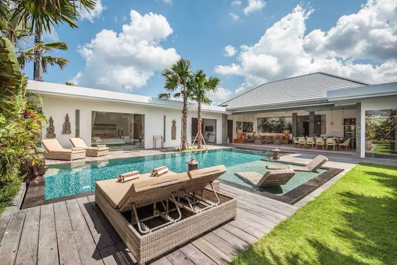 Spacious 4-Bedroom Villa with Pool for Living or Rental