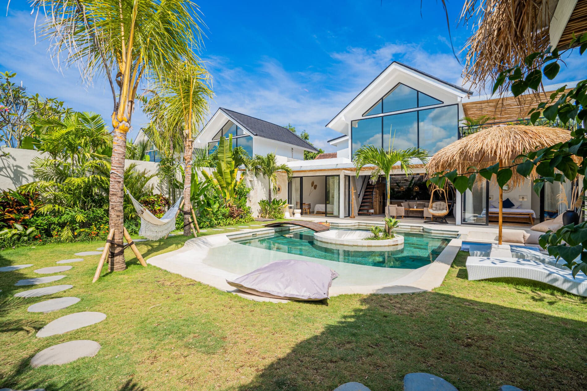 Off-plan 4 bedroom Tropical villa in Kerobokan