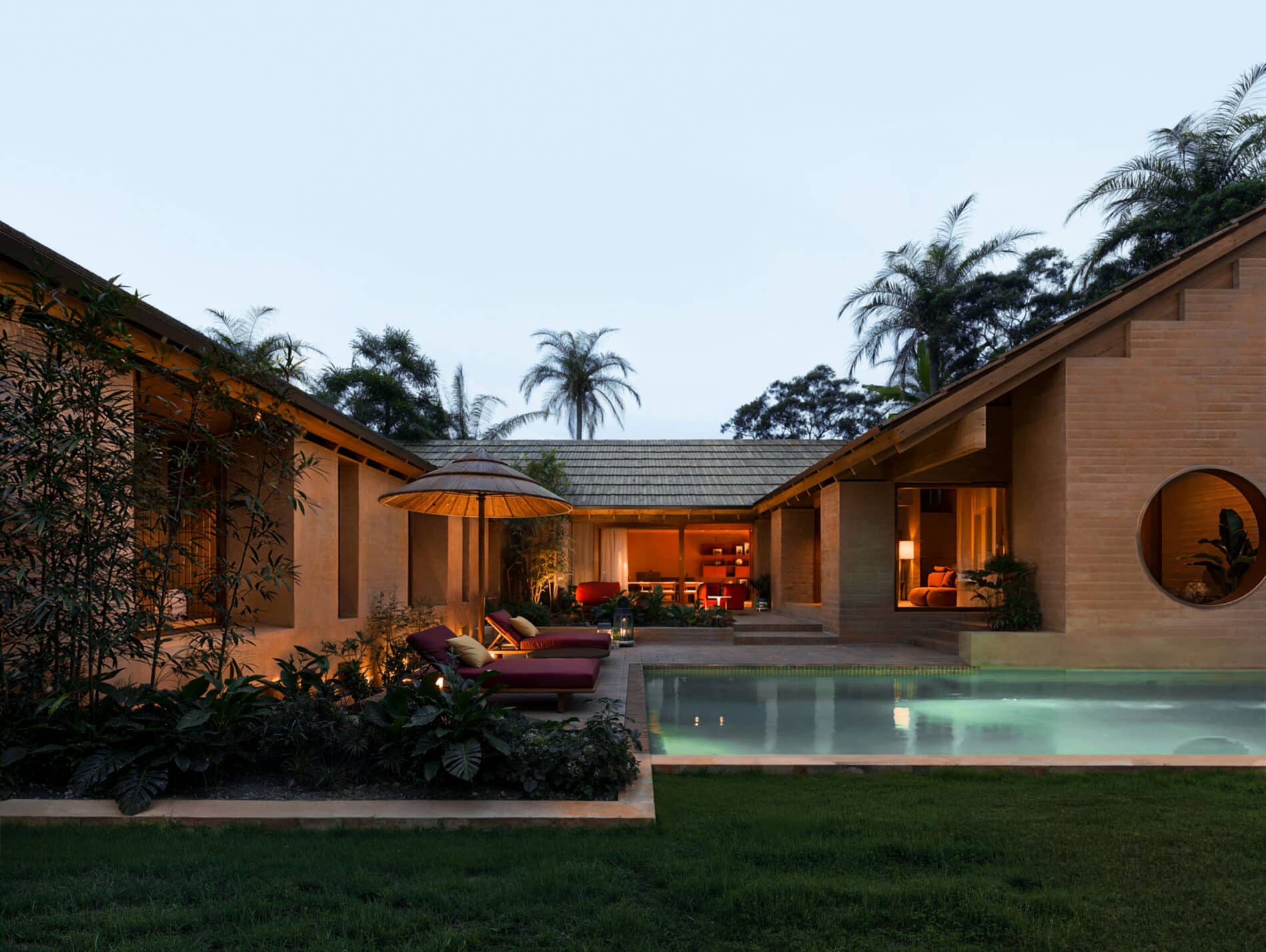 3 bedrooms modern lux in Nyanyi area