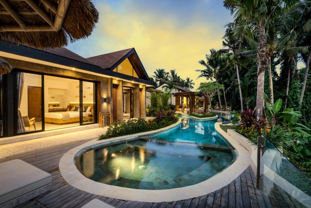 Modern 5-Bedroom Villa with Spa & Jungle Views in Ubud – Ideal for Living or Investment