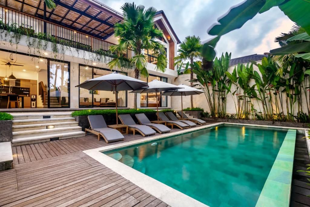 Stylish 3-Bedroom Villa with Jungle View in Ubud