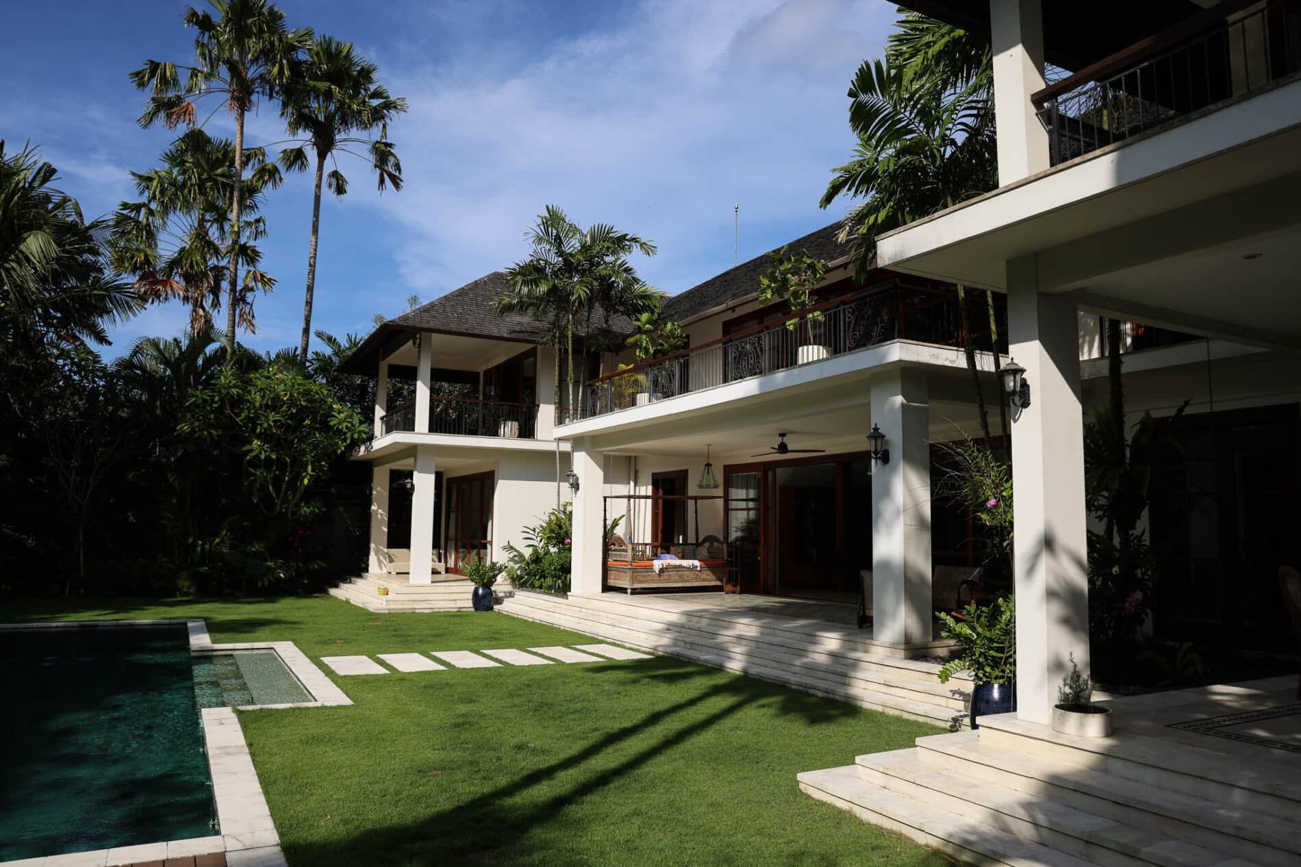 Pererenan residence, timeless tropical elegance