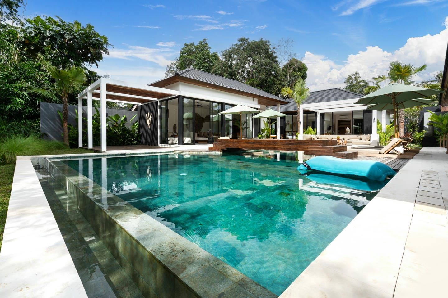 JUNGLE VIEW 5 BEDROOM VILLA FOR SALE LEASEHOLD IN UBUD BE-2982