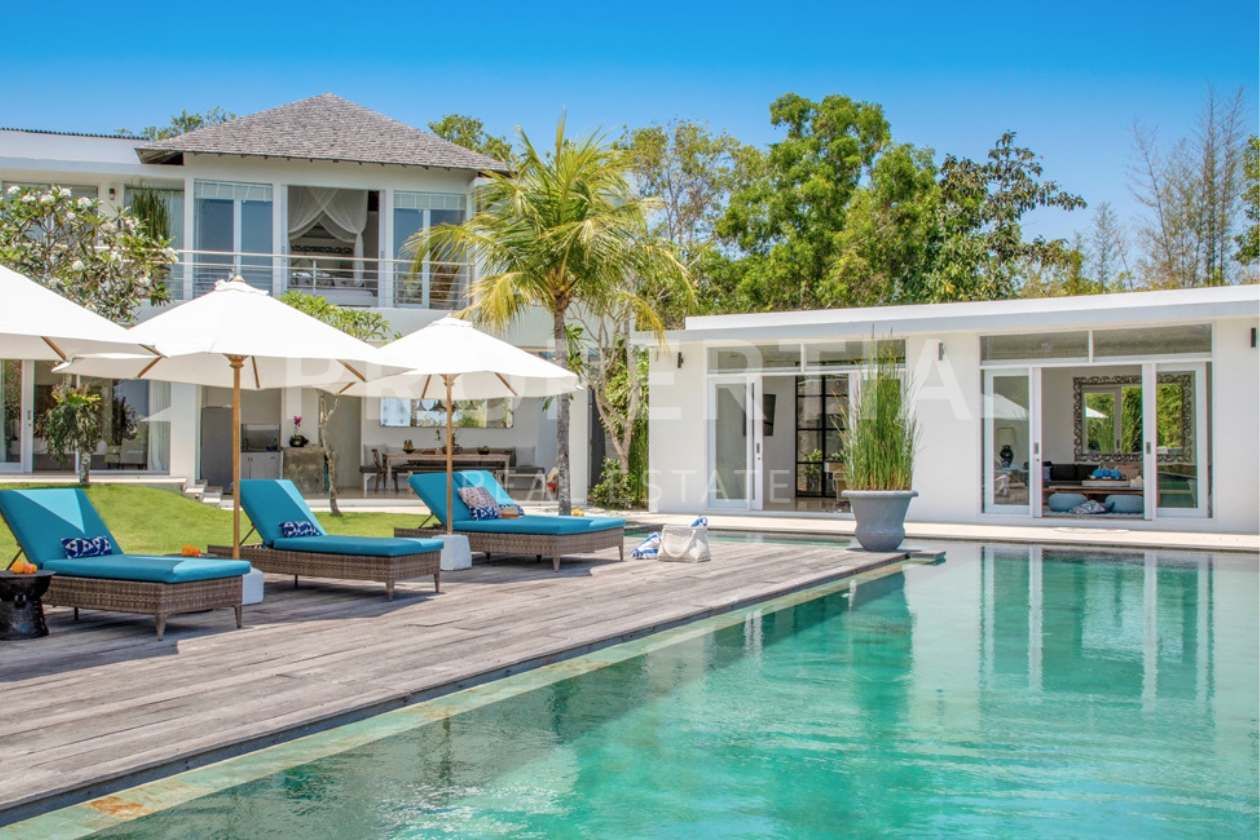 Beautiful 5-Bedroom Freehold Ocean View Villa in Uluwatu