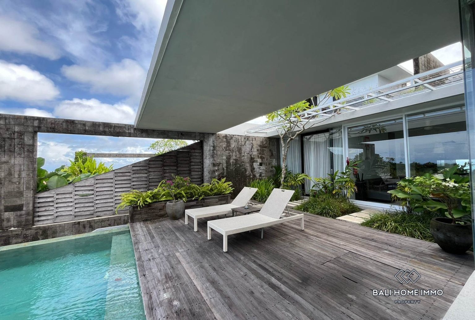 Stunning 2 Bedroom Villa with ocean view for Sale in Bali Uluwatu - YA440