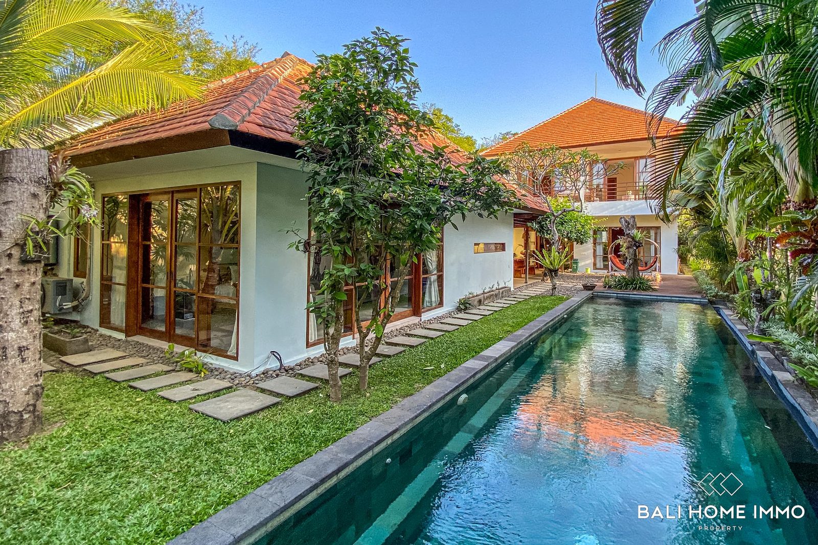 3 Bedroom Villa with studio included for Sale in Bali Bukit Peninsula Uluwatu Ungasan - RF1694