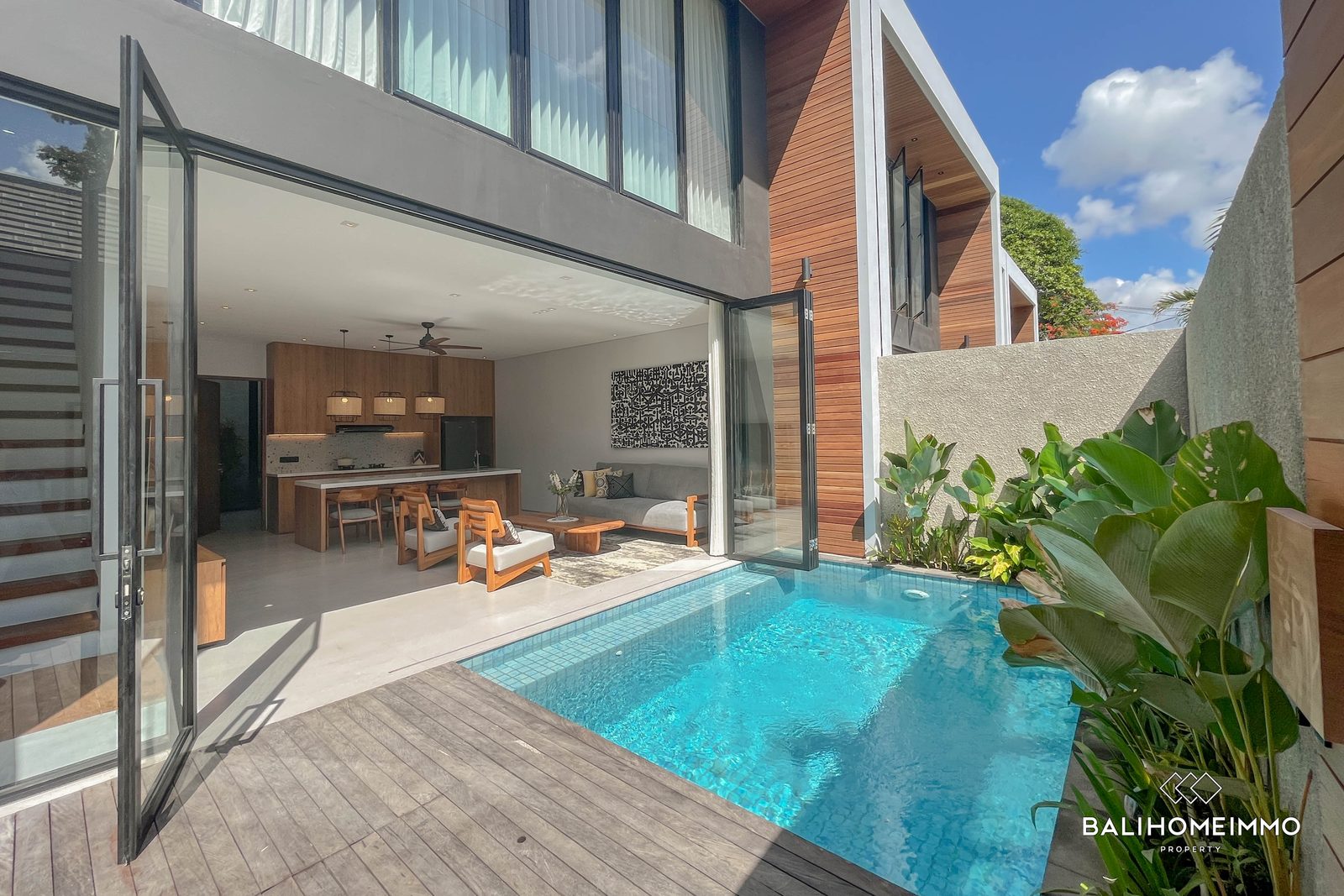 Modern 3 Bedroom Villa for Sale and Rent in Seminyak Bali - FF184A