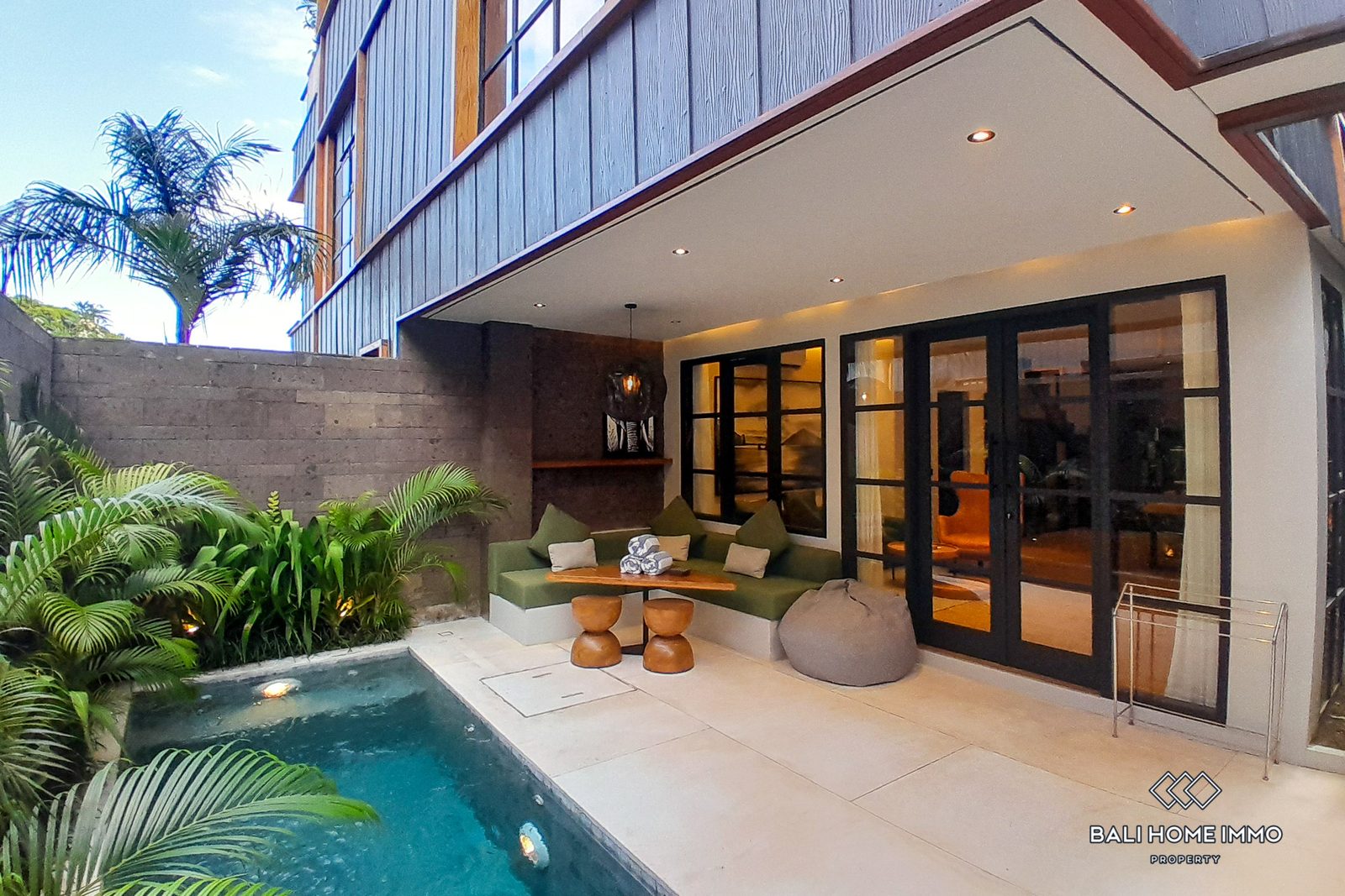 3 Bedroom Luxury Townhouse For Sale Near Berawa Beach Canggu - RF4828