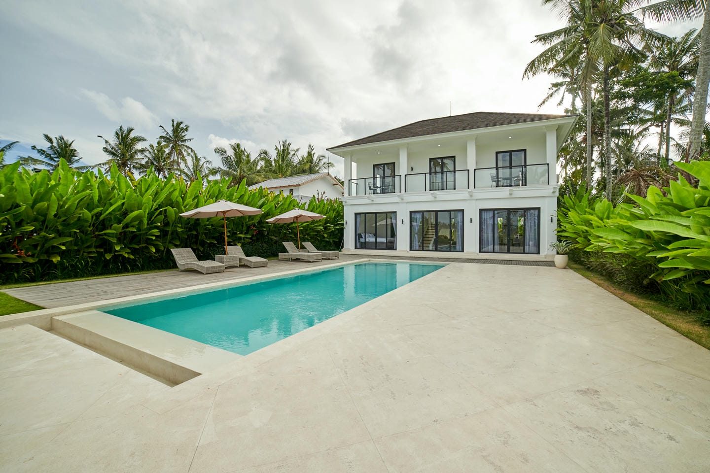 Rice Field View Modern Tropical 3 Bedroom Villa for Sale Leasehold in Ubud Be-1449
