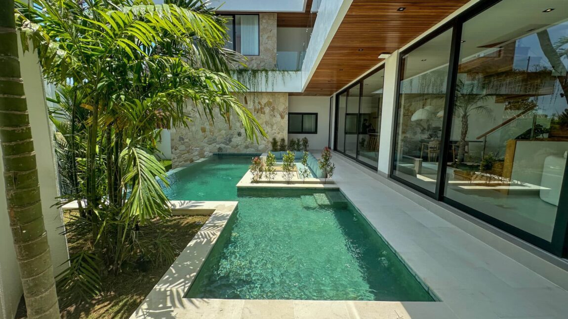 4 bedrooms brand new villa in Tumbak Bayuh