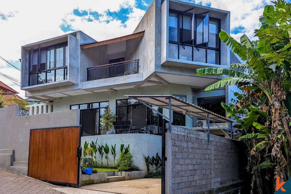 Modern multi level four bedroom villa for sale in Padonan
