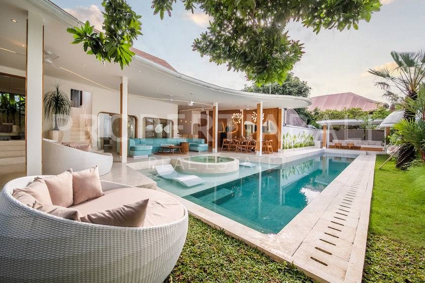 Amazing Tropical Modern Villa in Umalas
