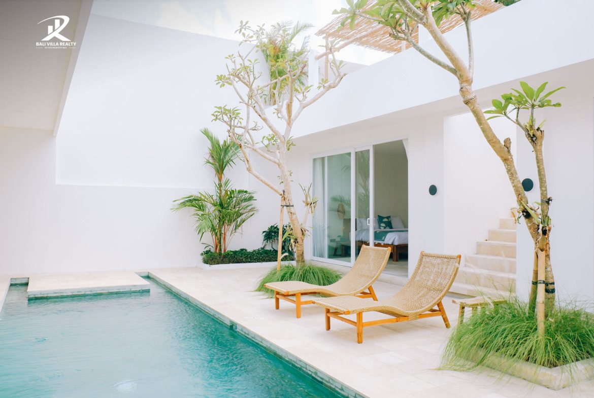Modern 3 Bedroom Villa with a Rooftop for Sale Leasehold in Bali Canggu, Tumbak Bayuh