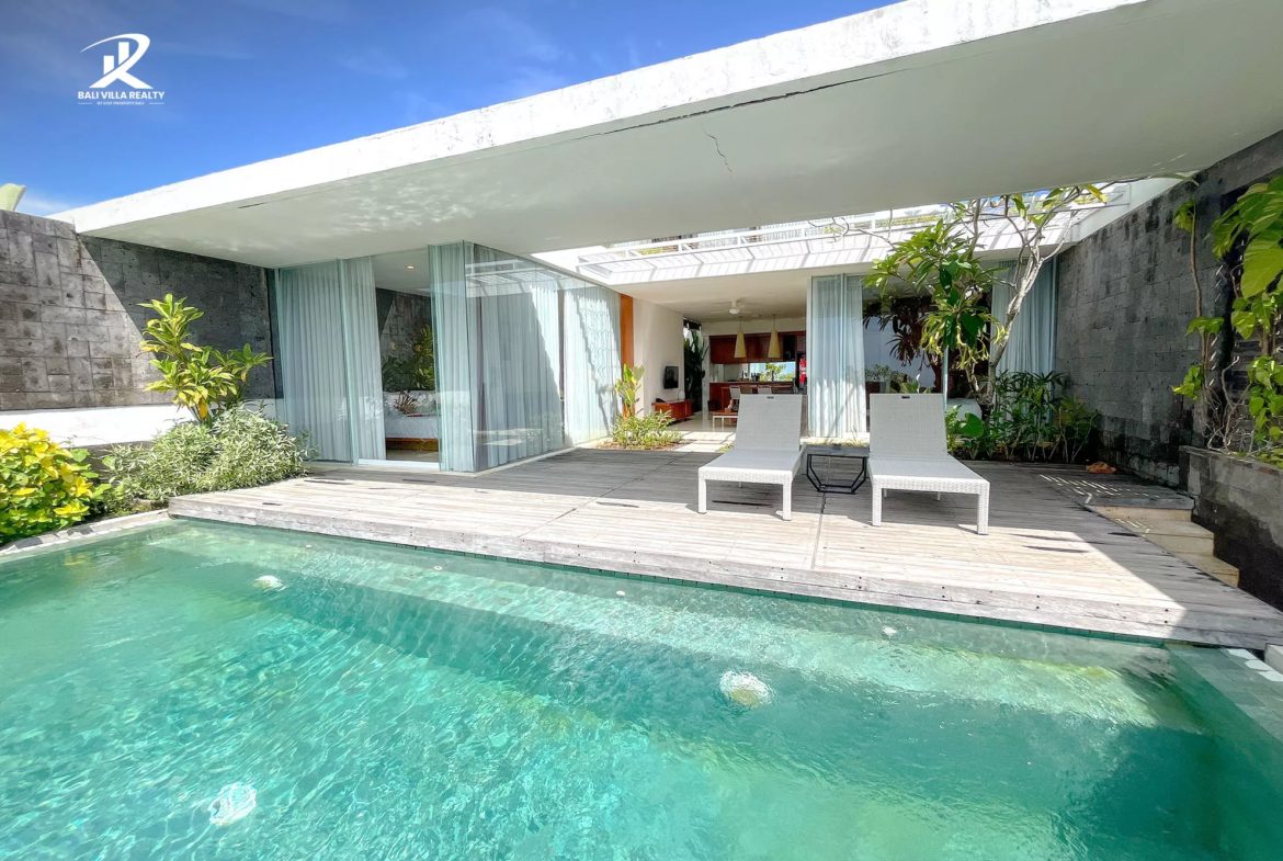 Freehold 2BR Uluwatu Villa with Ocean Views & Private Pool