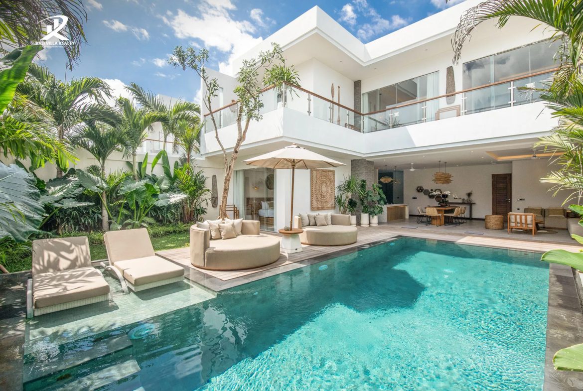 Designer Tropical Retreat: 4BR Tibubeneng Villa Prime Leasehold Investment